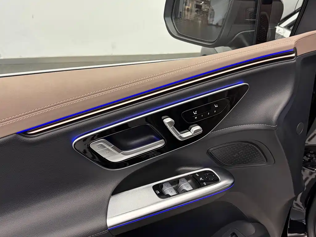Mercedes-Benz EQE SUV 2025 — фото 14