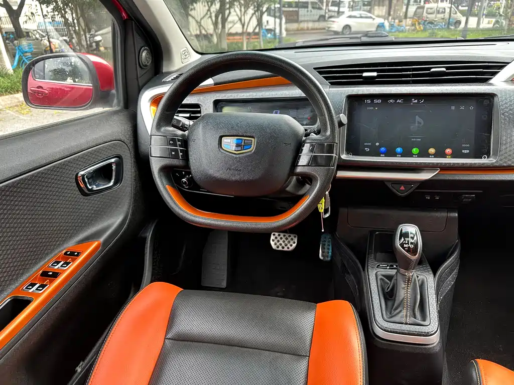 Geely Vision X1 2018 — фото 12