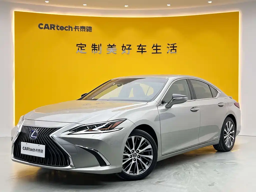 Lexus ES 2021 — фото 1