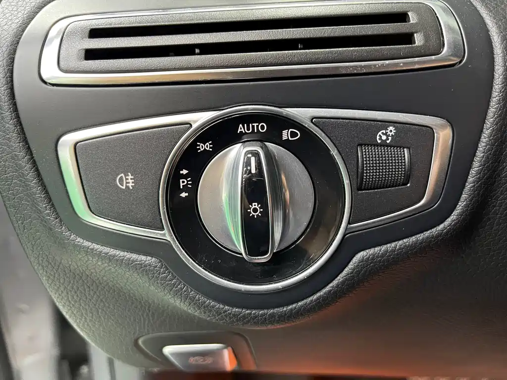Mercedes-Benz C-Class 2016 — фото 17