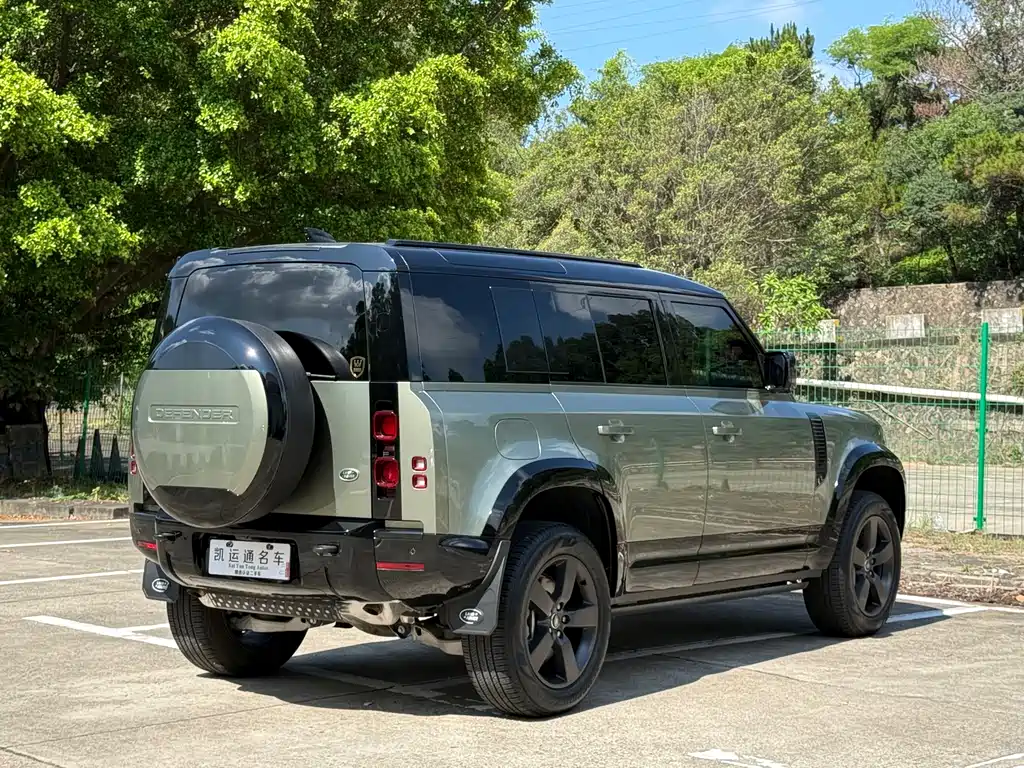 Land Rover Defender 2025 — фото 12