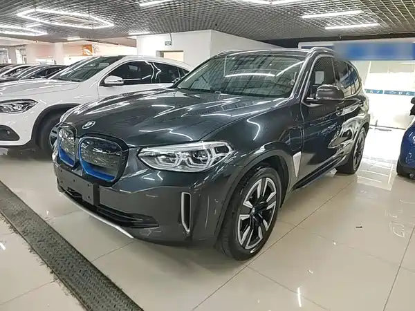 BMW iX3 2021