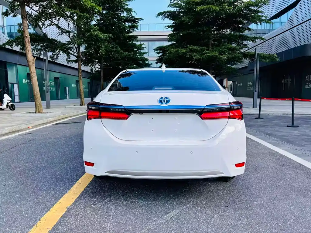 Toyota Corolla Hybrid 2020 — фото 12
