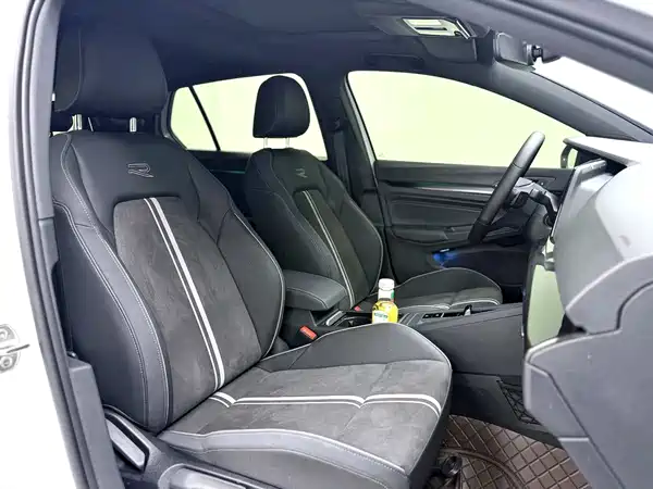 Volkswagen Golf 2024
