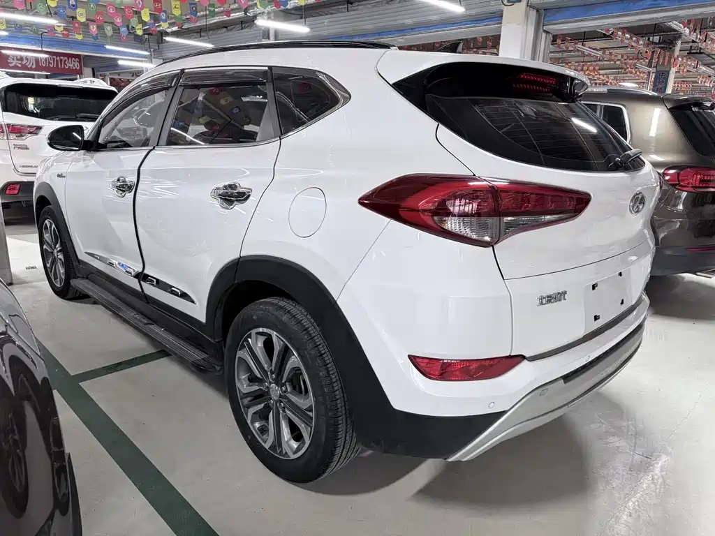 Hyundai Tucson 2016 — фото 19