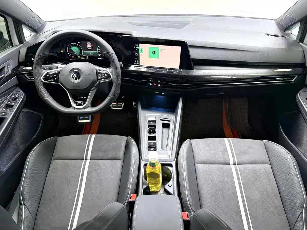 Volkswagen Golf 2024