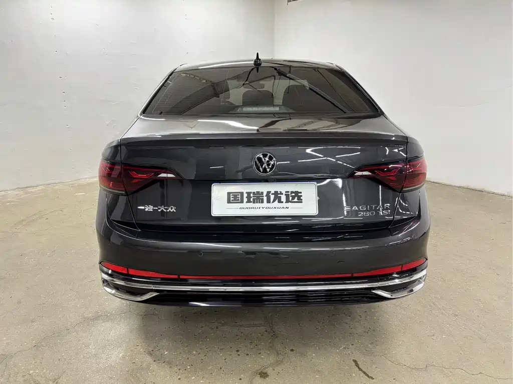 Volkswagen Sagitar 2022