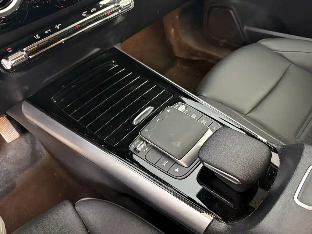 Mercedes-Benz GLA 2023 — фото 10