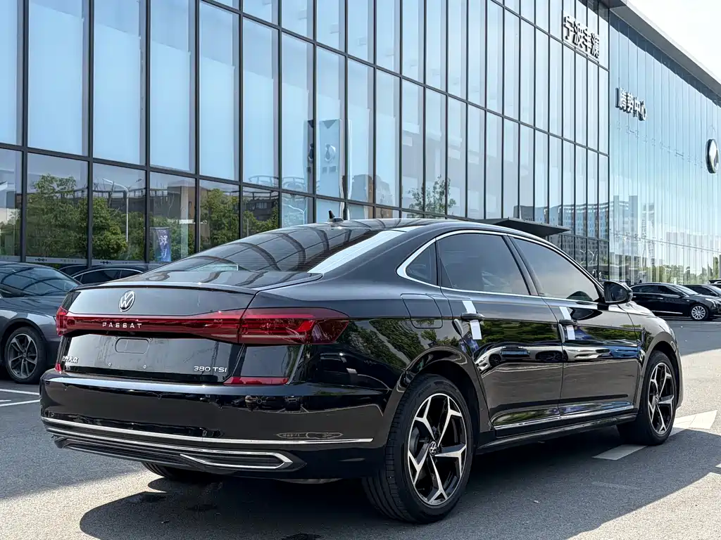 Volkswagen Passat 2025 — фото 18
