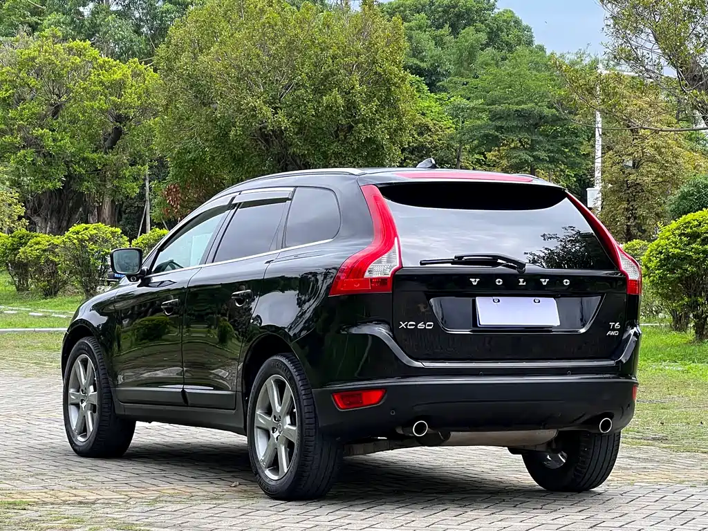 Volvo XC60 2012 — фото 4