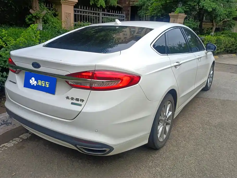 Ford Mondeo 2017 — фото 3