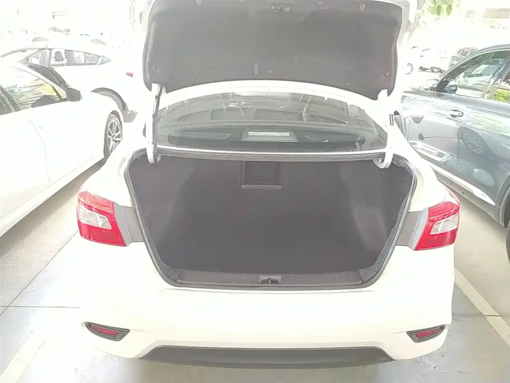 Nissan Sylphy 2018 — фото 19