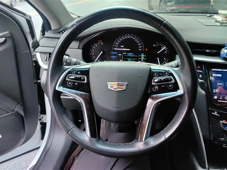 Cadillac XTS 2019 — фото 15