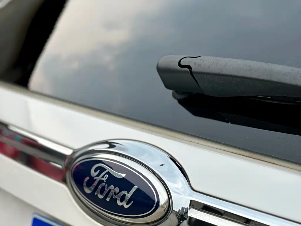 Ford Edge 2015 — фото 39