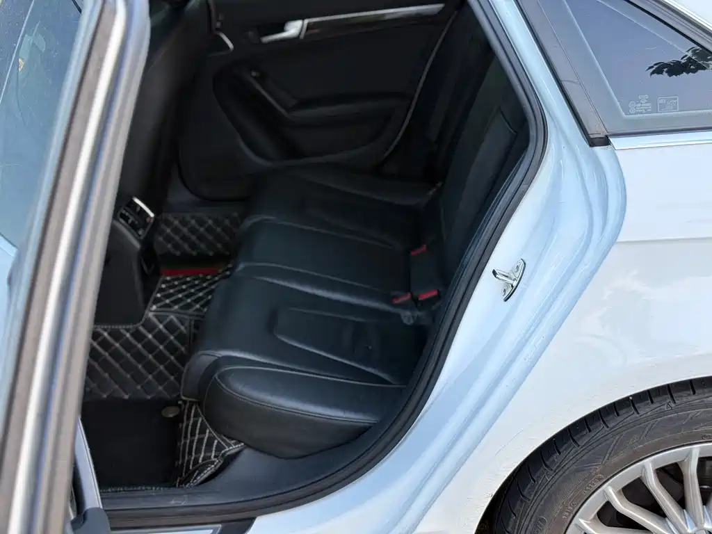Audi A4L 2015