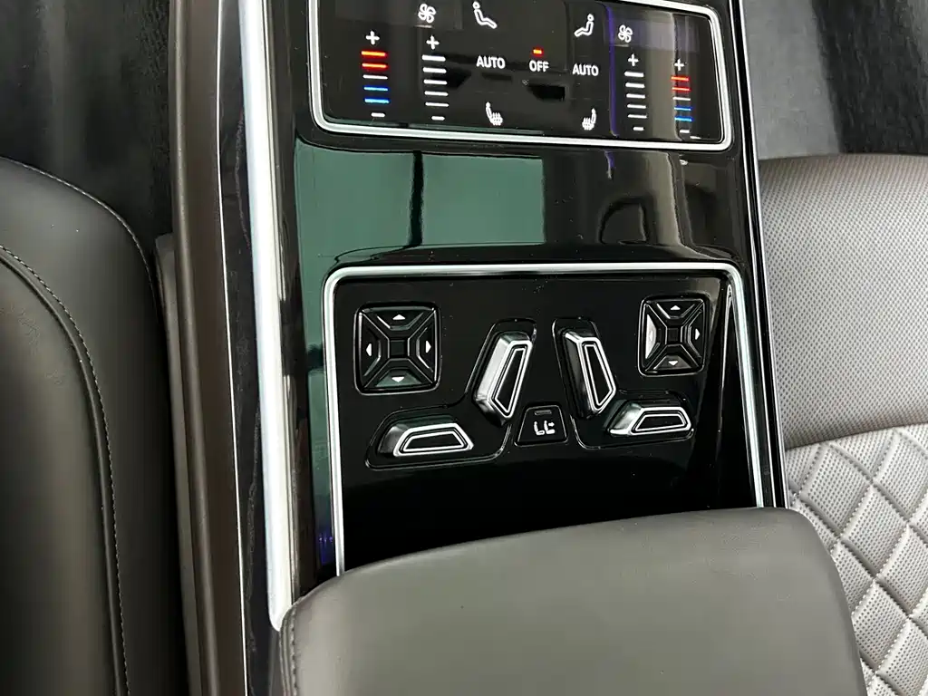 Audi A8 2021 — фото 14