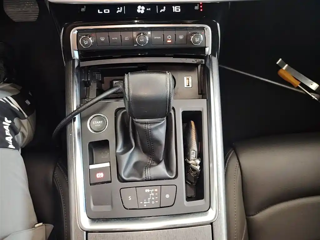 Citroen C6 2018 — фото 14