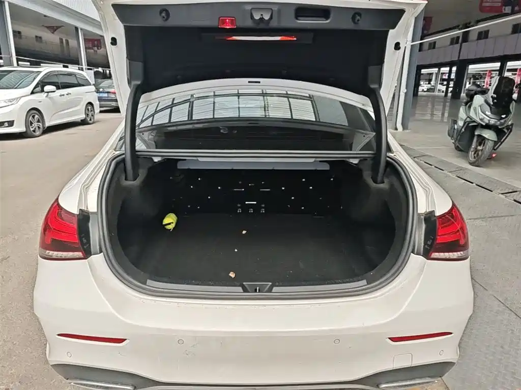 Mercedes-Benz A-Class 2021 — фото 19