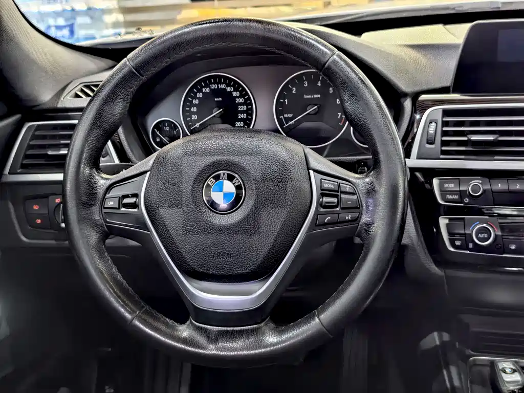 BMW 3 Series GT 2018 — фото 10