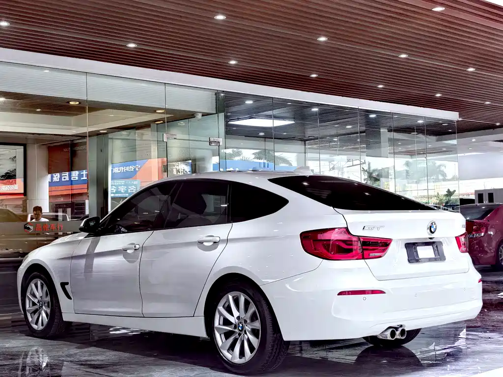 BMW 3 Series GT 2018 — фото 15