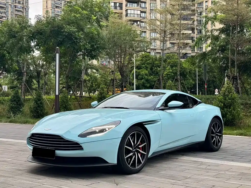 Aston Martin DB11 2018