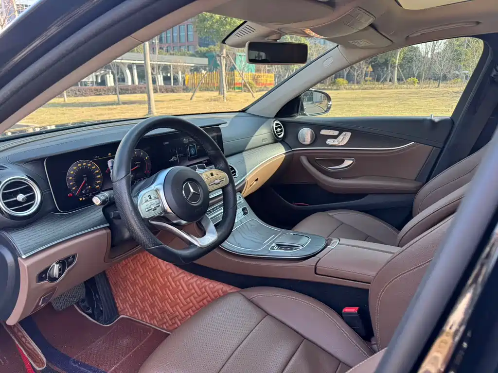 Mercedes-Benz E-Class 2019 — фото 10
