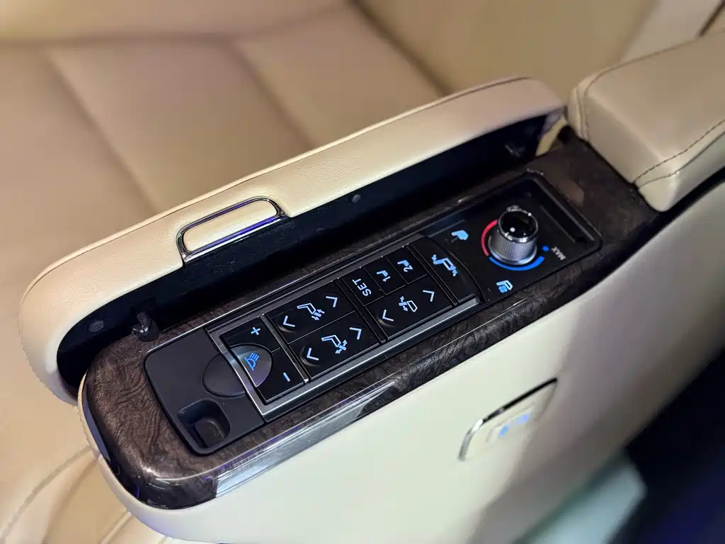 Toyota Vellfire 2021 — фото 12