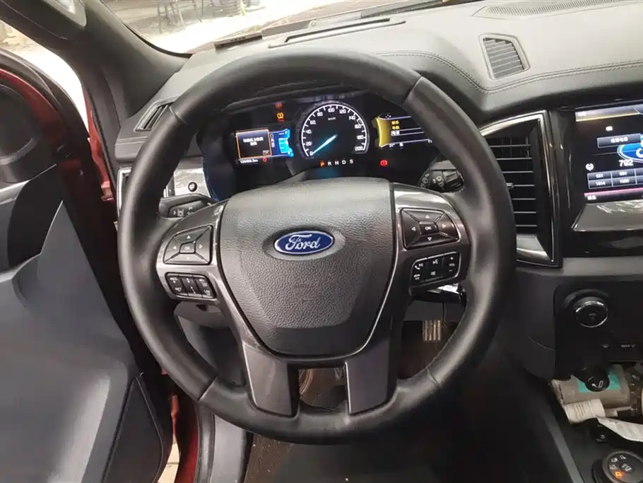 Ford Everest 2016 — фото 15