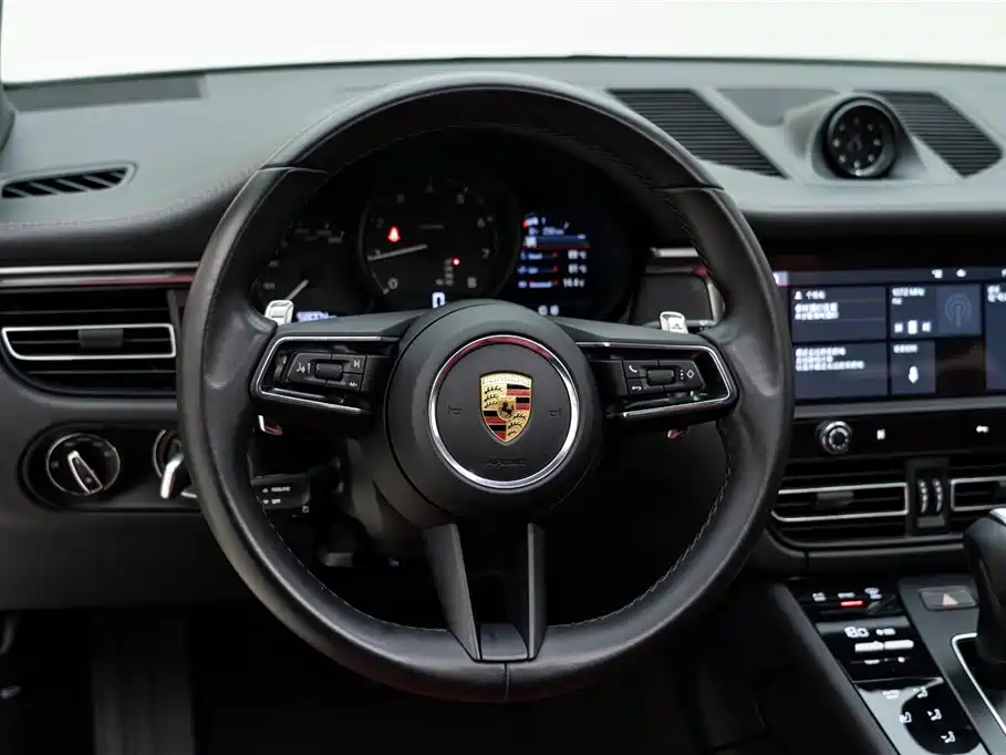 Porsche Macan 2022 — фото 11
