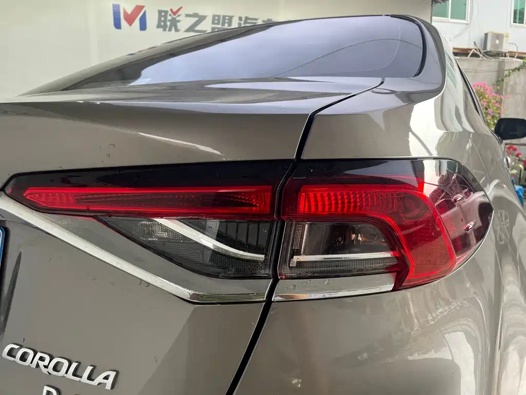 Toyota Corolla 2023 — фото 11
