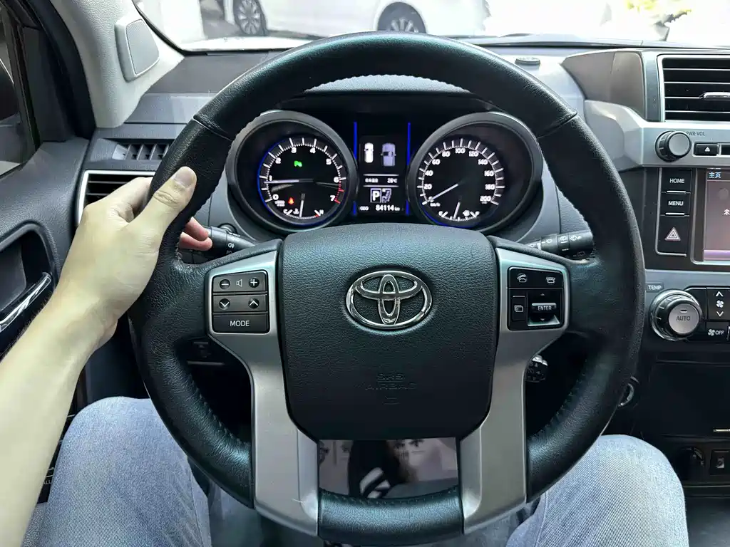 Toyota Prado 2016 — фото 9