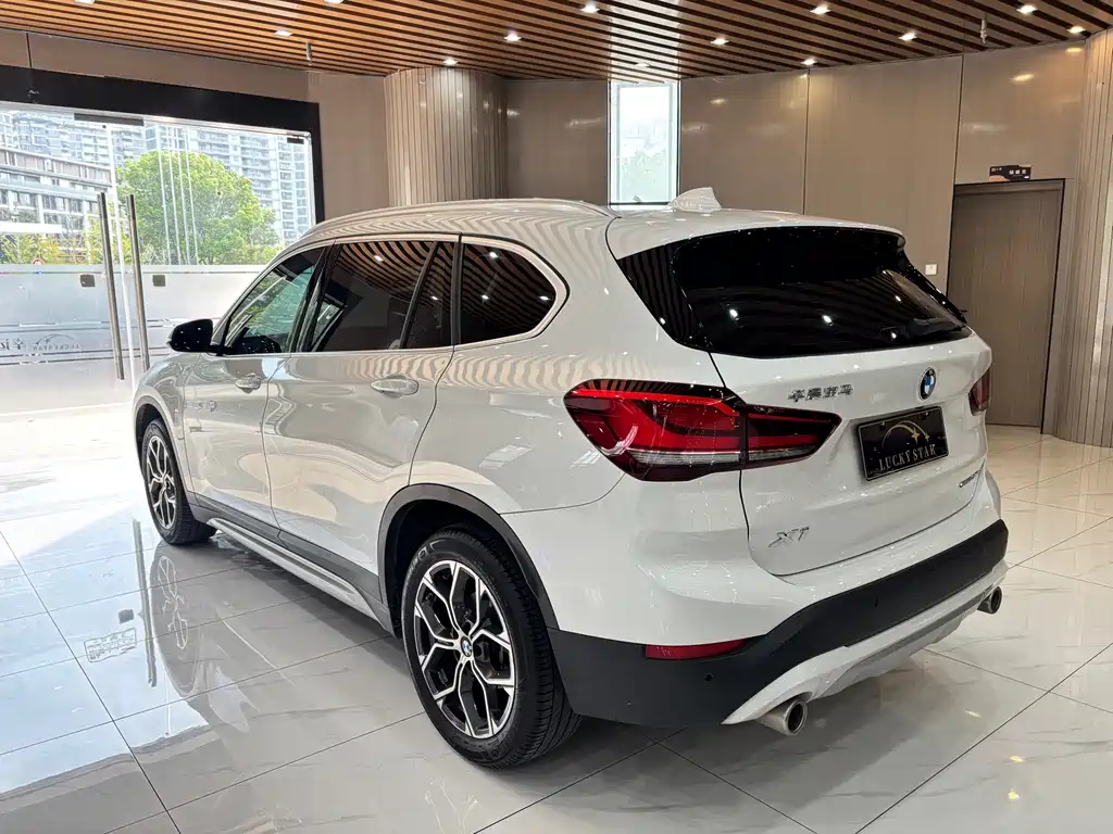 BMW X1 2022 — фото 3