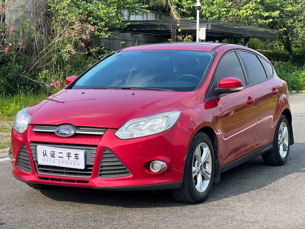 Ford Focus 2015 — фото 1