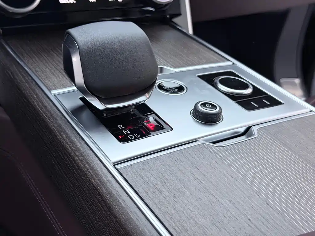 Land Rover Range Rover 2022 — фото 18