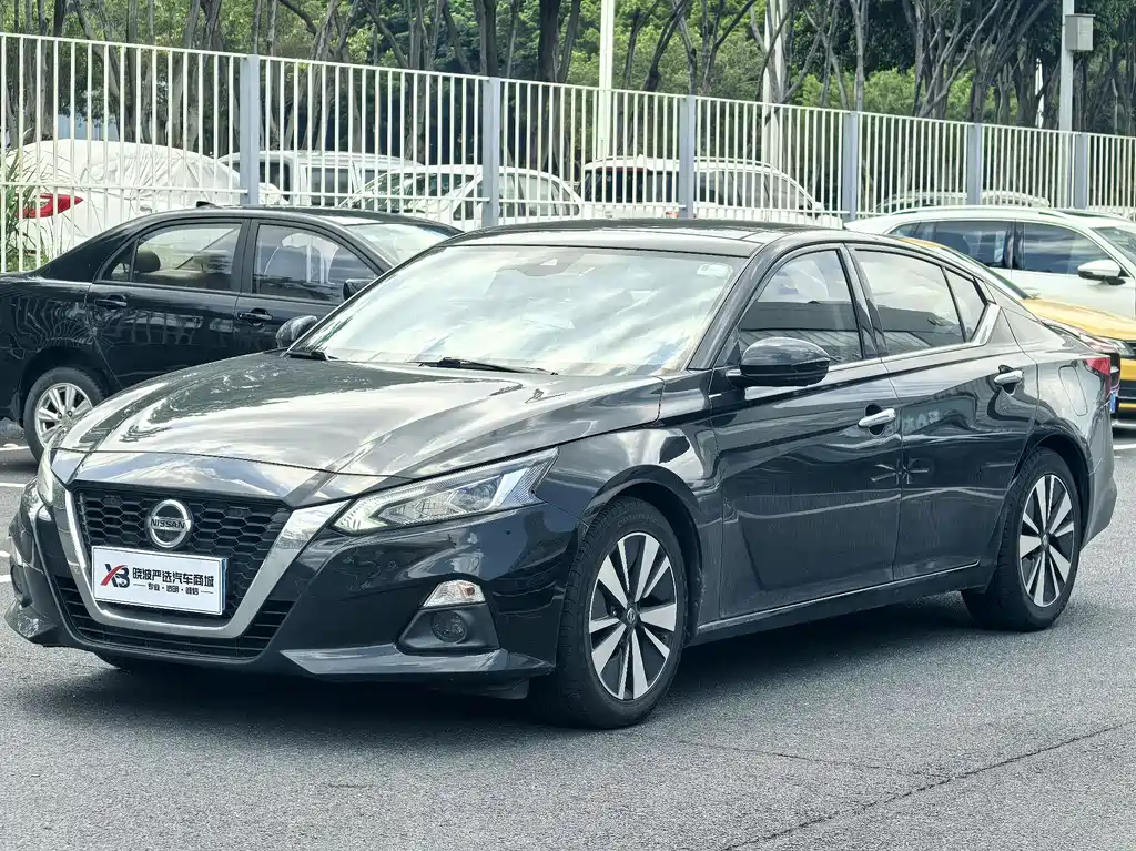 Nissan Teana 2022