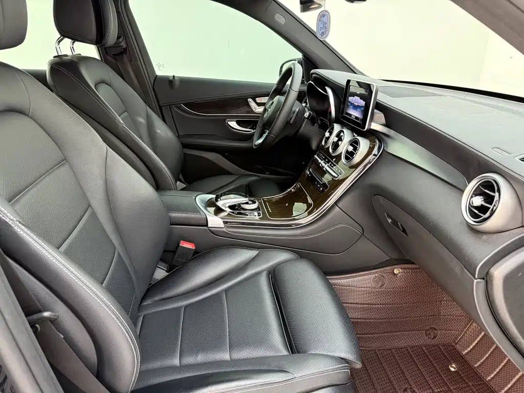 Mercedes-Benz GLC 2018 — фото 14
