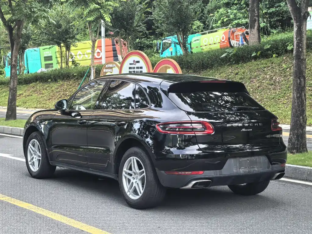 Porsche Macan 2016 — фото 15