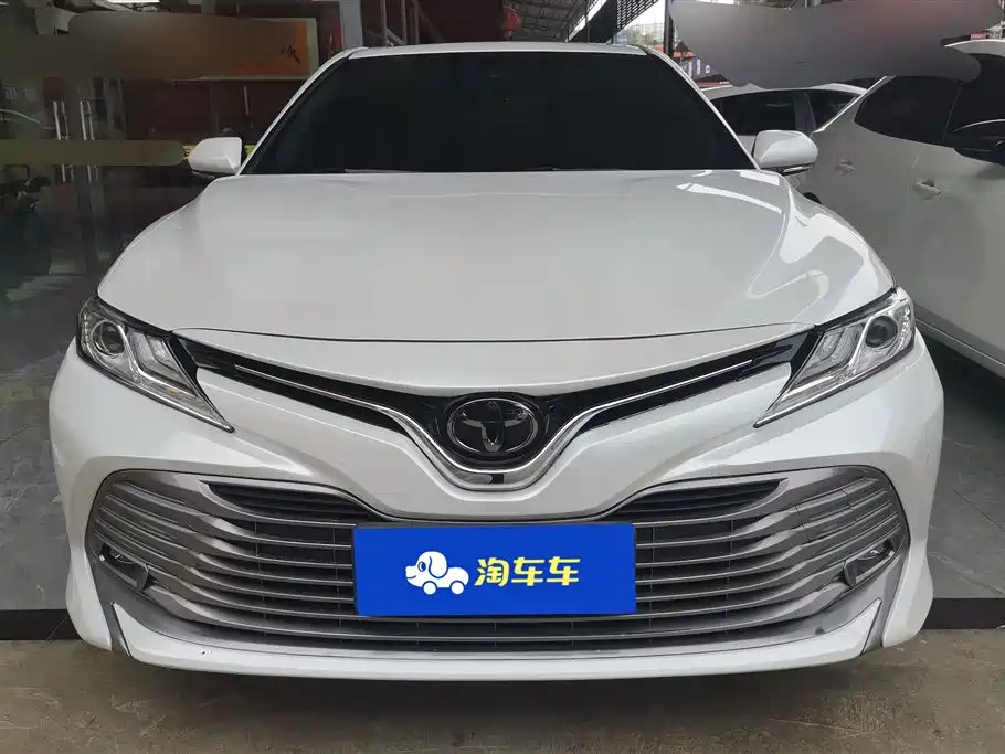 Toyota Camry 2021 — фото 2