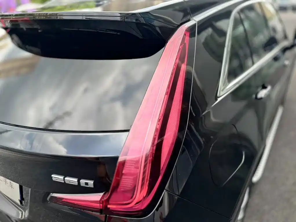 Cadillac XT4 2019 — фото 12