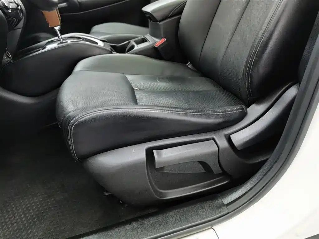 Nissan X-Trail 2015 — фото 20