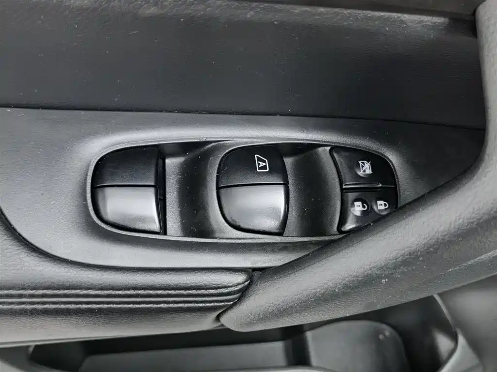 Nissan X-Trail 2015 — фото 9