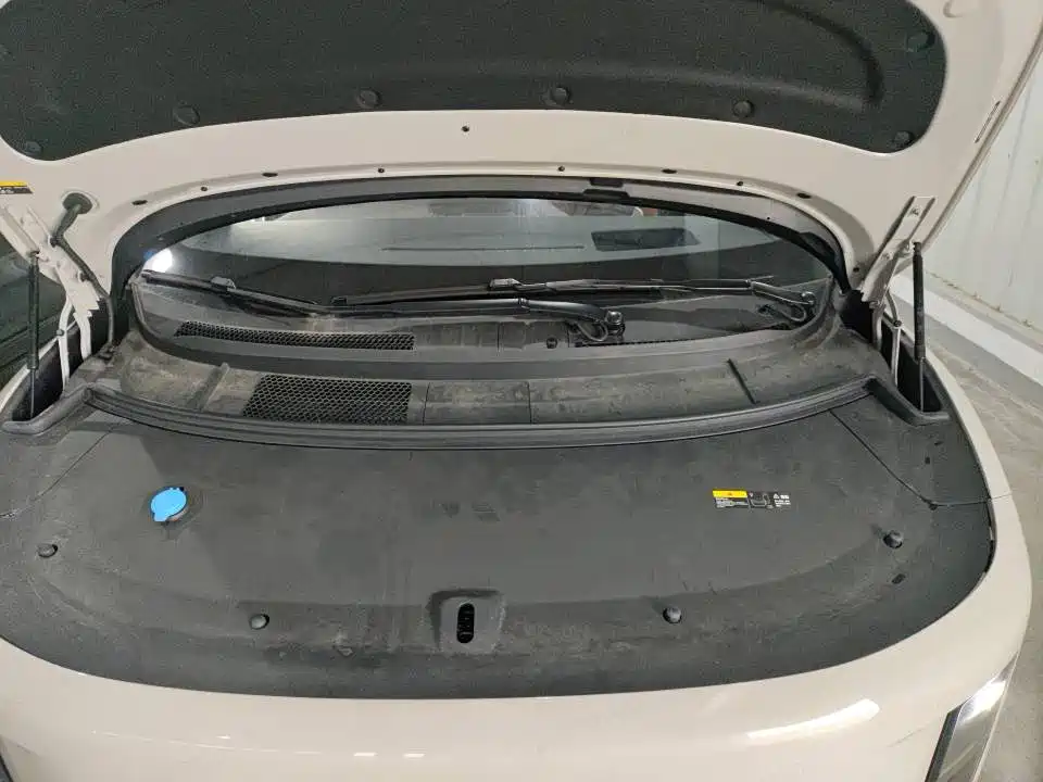 Li Auto i8 2025 — фото 10