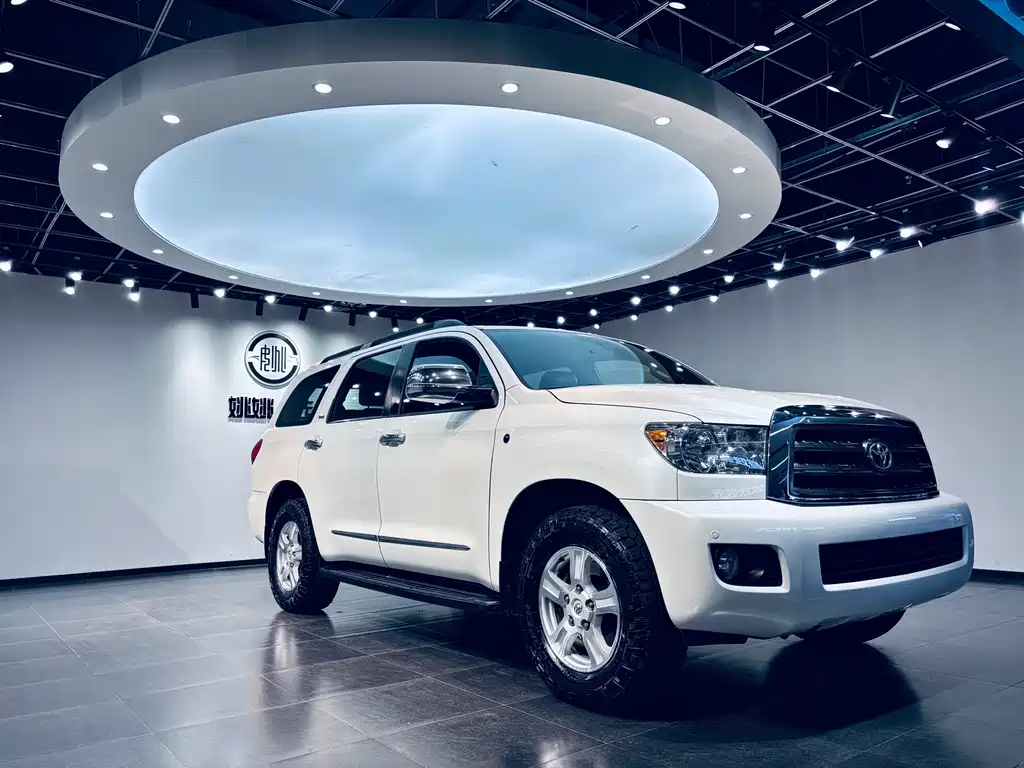 Toyota Sequoia 2016 — фото 14