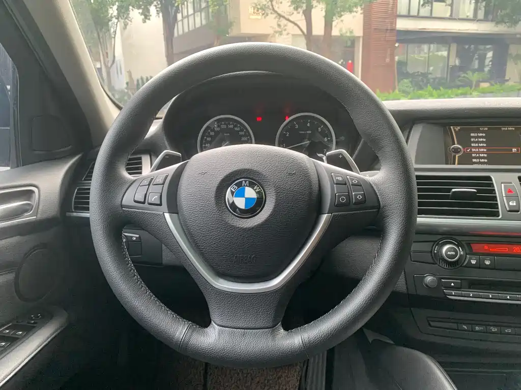 BMW X6 2015 — фото 10