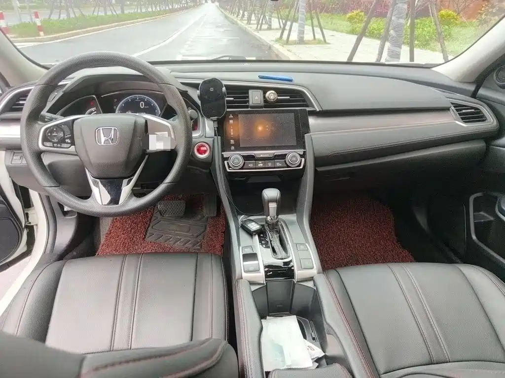 Honda Civic 2018 — фото 13