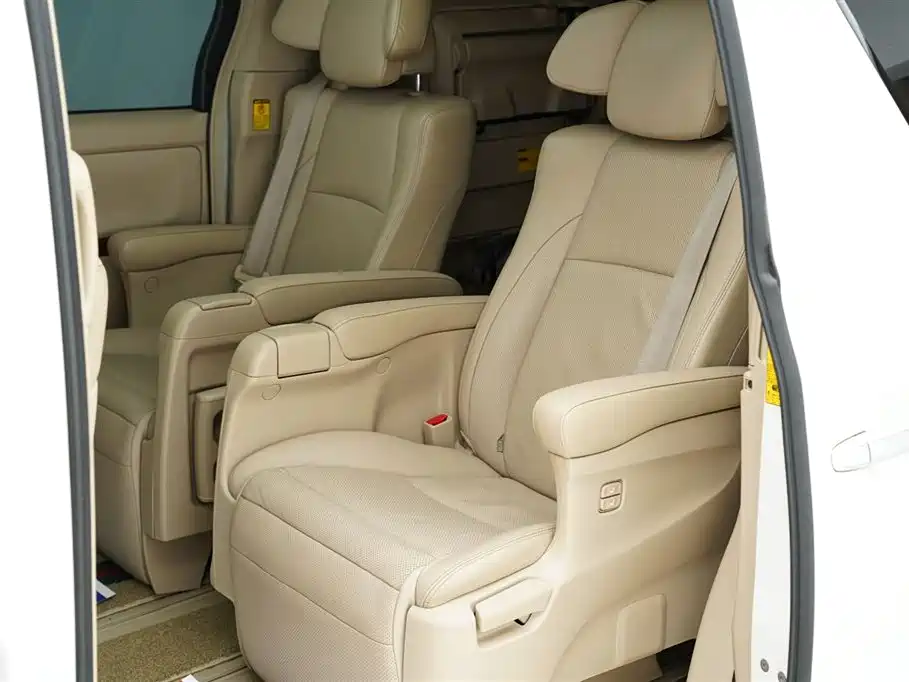 Toyota Alphard 2011 — фото 12