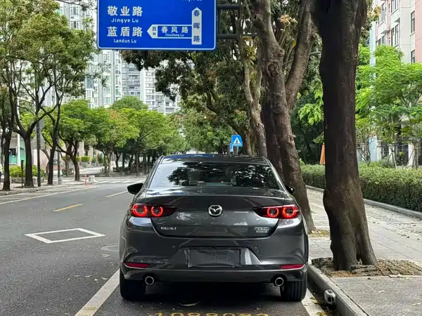 Mazda 3 Axela 2024