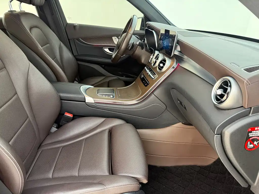 Mercedes-Benz GLC 2019 — фото 14