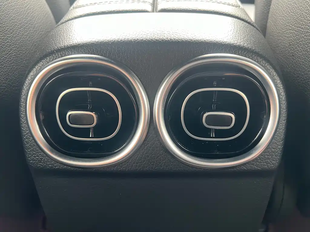 Mercedes-Benz C-Class 2022 — фото 12