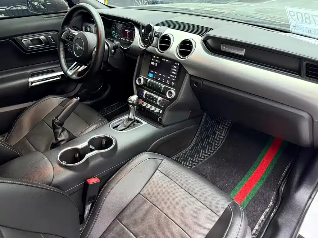 Ford Mustang 2019 — фото 11